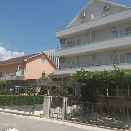 Mona&Mike Apartments Tivat Ngoại thất bức ảnh