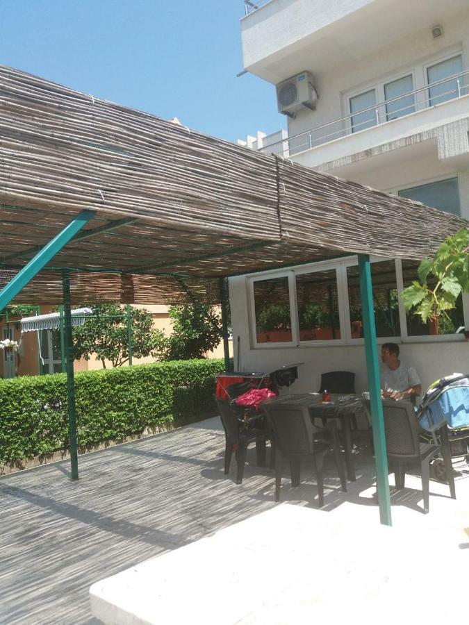 Mona&Mike Apartments Tivat Ngoại thất bức ảnh